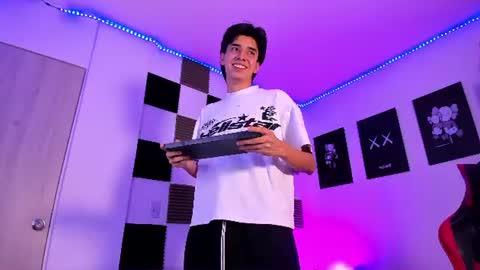 Alan Boy online show from July 25, 2:20 am