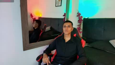 alan_colthon online show from April 29, 3:43 am