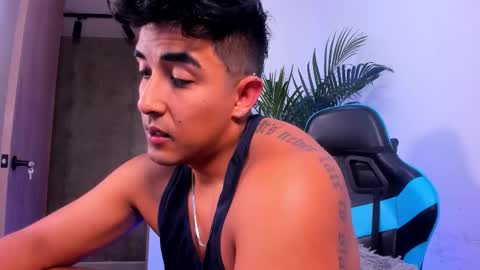 Snapshot of alan_greek_1 chatting on December 17, 1:55 am Alan greek online show from December 17, 1:55 am