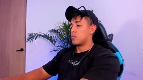 Snapshot of alan_greek_1 chatting on December 20, 2:51 am Alan greek online show from December 20, 2:51 am