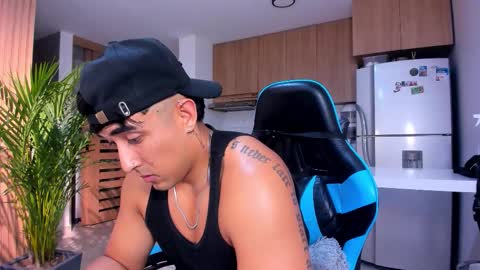 Snapshot of alan_greek_1 chatting on January 18, 1:42 am Alan greek online show from January 18, 1:42 am