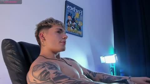 Snapshot of alan_rosee chatting on February 5, 5:20 pm Alan online show from February 5, 5:20 pm