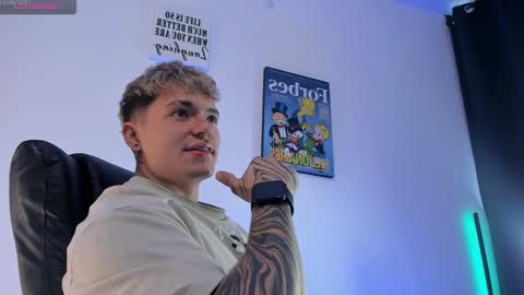 Snapshot of alan_rosee chatting on February 6, 1:21 pm Alan online show from February 6, 1:21 pm