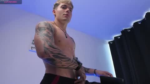 Snapshot of alan_rosee chatting on February 10, 9:25 pm Alan online show from February 10, 9:25 pm