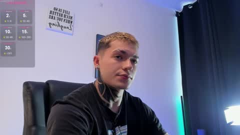 Snapshot of alan_rosee chatting on February 28, 3:26 pm Alan online show from February 28, 3:26 pm