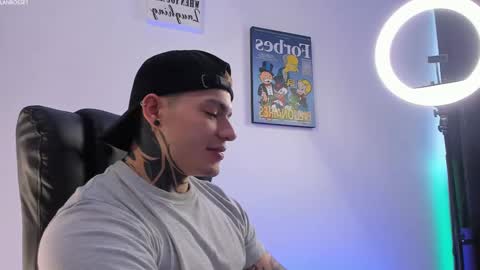 Snapshot of alan_rosee chatting on March 1, 3:38 pm Alan online show from March 1, 3:38 pm