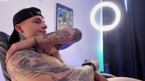 Snapshot of alan_rosee chatting on March 1, 6:43 pm Alan online show from March 1, 6:43 pm