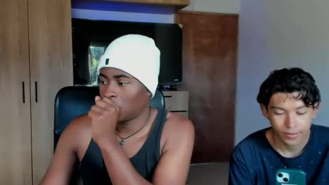 Alan and Criss - WE JUST FRIENDS WITH BENEFITS BOTH VERS online show from May 31, 2:46 pm