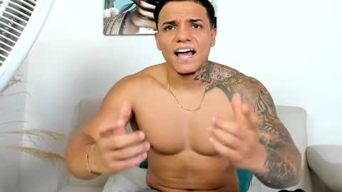 alan_vitori online show from April 16, 11:40 pm