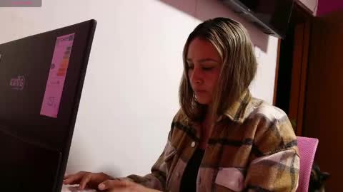 Alana online show from May 16, 3:25 am