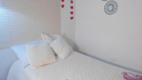 Snapshot of alana__roxxxy chatting on May 1, 2:49 am Alana online show from May 1, 2:49 am