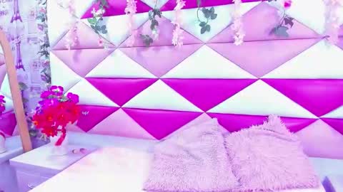 Snapshot of alana_deivis chatting on February 25, 2:43 am alana_deivis online show from February 25, 2:43 am