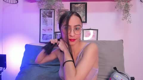 Alana online show from November 28, 1:03 pm