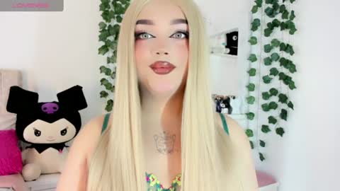 Snapshot of alana_muller_ chatting on June 22, 5:04 am Alana Muller online show from June 22, 5:04 am