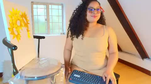 Alana Gmez  online show from June 15, 7:16 pm
