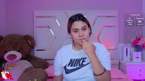 alanarousse_ online show from August 1, 12:04 pm