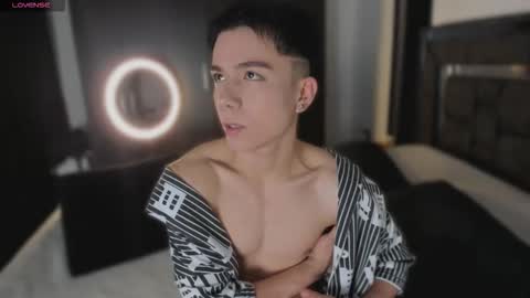 Snapshot of alanblack1 chatting on March 16, 1:04 pm alanblack1 online show from March 16, 1:04 pm