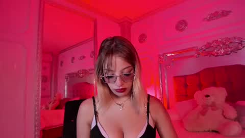 alannamilan online show from June 29, 7:14 pm