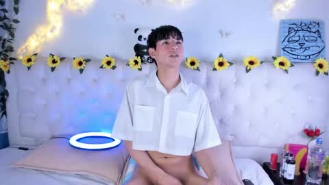 Snapshot of ale_aurarashi chatting on January 8, 1:19 am ale_aurarashi online show from January 8, 1:19 am