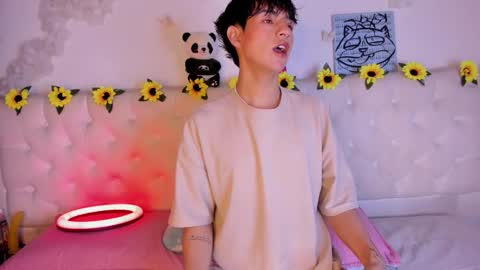 Snapshot of ale_aurarashi chatting on February 4, 3:23 am ale_aurarashi online show from February 4, 3:23 am