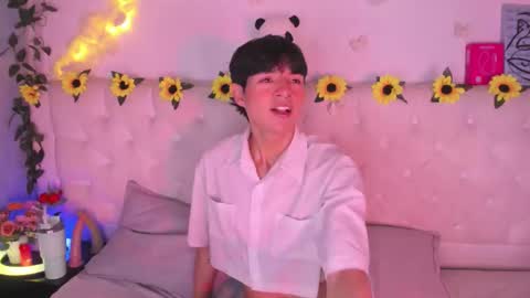 Snapshot of ale_aurarashi chatting on February 20, 5:04 am ale_aurarashi online show from February 20, 5:04 am