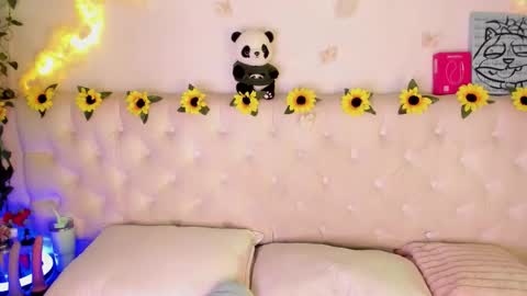 Snapshot of ale_aurarashi chatting on February 24, 1:25 am ale_aurarashi online show from February 24, 1:25 am