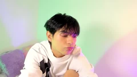Snapshot of ale_aurarashii chatting on June 25, 8:24 pm Ale aurarashii online show from June 25, 8:24 pm