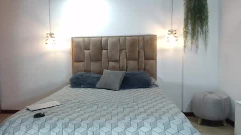 alejandra online show from April 23, 1:18 am