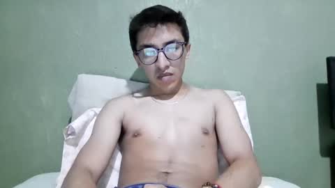 Snapshot of aleexrune chatting on October 9, 12:30 am aleexrune online show from October 9, 12:30 am