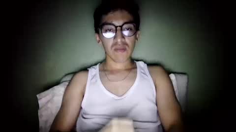 Snapshot of aleexrune chatting on October 10, 3:27 am aleexrune online show from October 10, 3:27 am