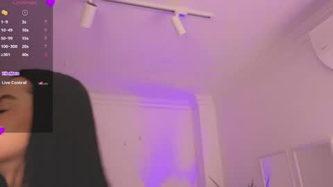 Alejandra online show from April 18, 11:36 am