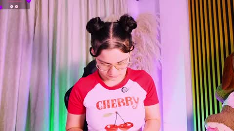 Snapshot of alejagarcia_ chatting on June 4, 11:00 pm CUTE ALEJA online show from June 4, 11:00 pm