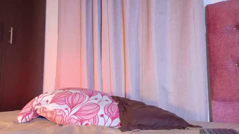 alejandra_dunn1 online show from July 20, 7:05 pm