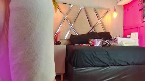 alejandra martins online show from June 3, 1:14 pm
