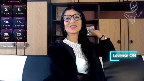 Snapshot of alejandracherry_ chatting on February 10, 9:04 am Alejandra online show from February 10, 9:04 am
