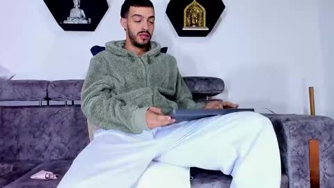 Snapshot of alejandro_zatroro chatting on February 9, 12:53 pm ONLYFANS ALEJANDRO ZATRORO online show from February 9, 12:53 pm