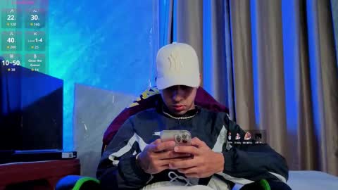 Snapshot of alejandrojf_00 chatting on February 20, 11:27 pm Daiki jack online show from February 20, 11:27 pm