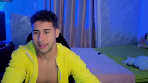 Snapshot of alejandrojf_00 chatting on March 30, 10:44 pm Daiki jack online show from March 30, 10:44 pm