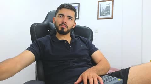 alejandroo_7 online show from February 5, 11:17 pm