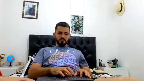alejandroo_7 online show from July 31, 7:13 pm