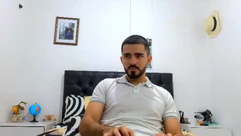 alejandroo_7 online show from August 1, 6:18 pm