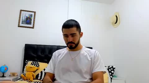 alejandroo_7 online show from August 8, 5:26 pm
