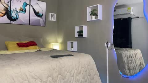 Alejo online show from April 8, 4:12 am