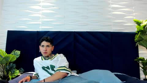 Alejo Gray online show from April 7, 3:40 am