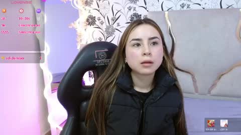 Snapshot of alesia_tay chatting on May 26, 2:13 pm alesia_tay online show from May 26, 2:13 pm
