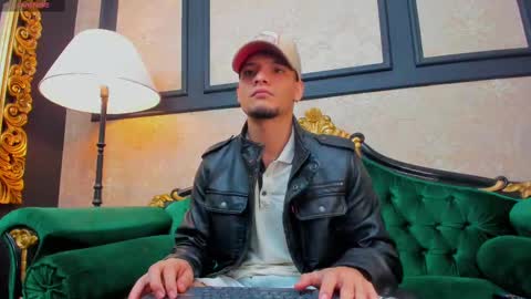 Snapshot of aless_king chatting on February 9, 12:08 pm Alessandro King online show from February 9, 12:08 pm