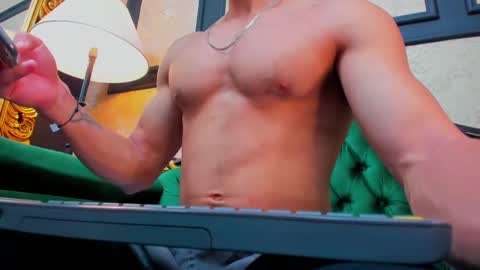 Snapshot of aless_king chatting on February 12, 12:12 pm Alessandro King online show from February 12, 12:12 pm