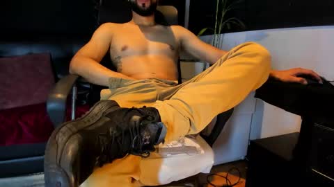 ALESSANDRO  WYE online show from December 19, 9:49 am