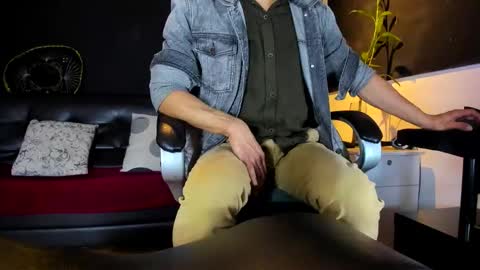 ALESSANDRO  WYE online show from February 13, 4:41 am