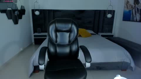 Snapshot of alessaromero chatting on June 24, 8:08 pm ALESSA ROMERO online show from June 24, 8:08 pm